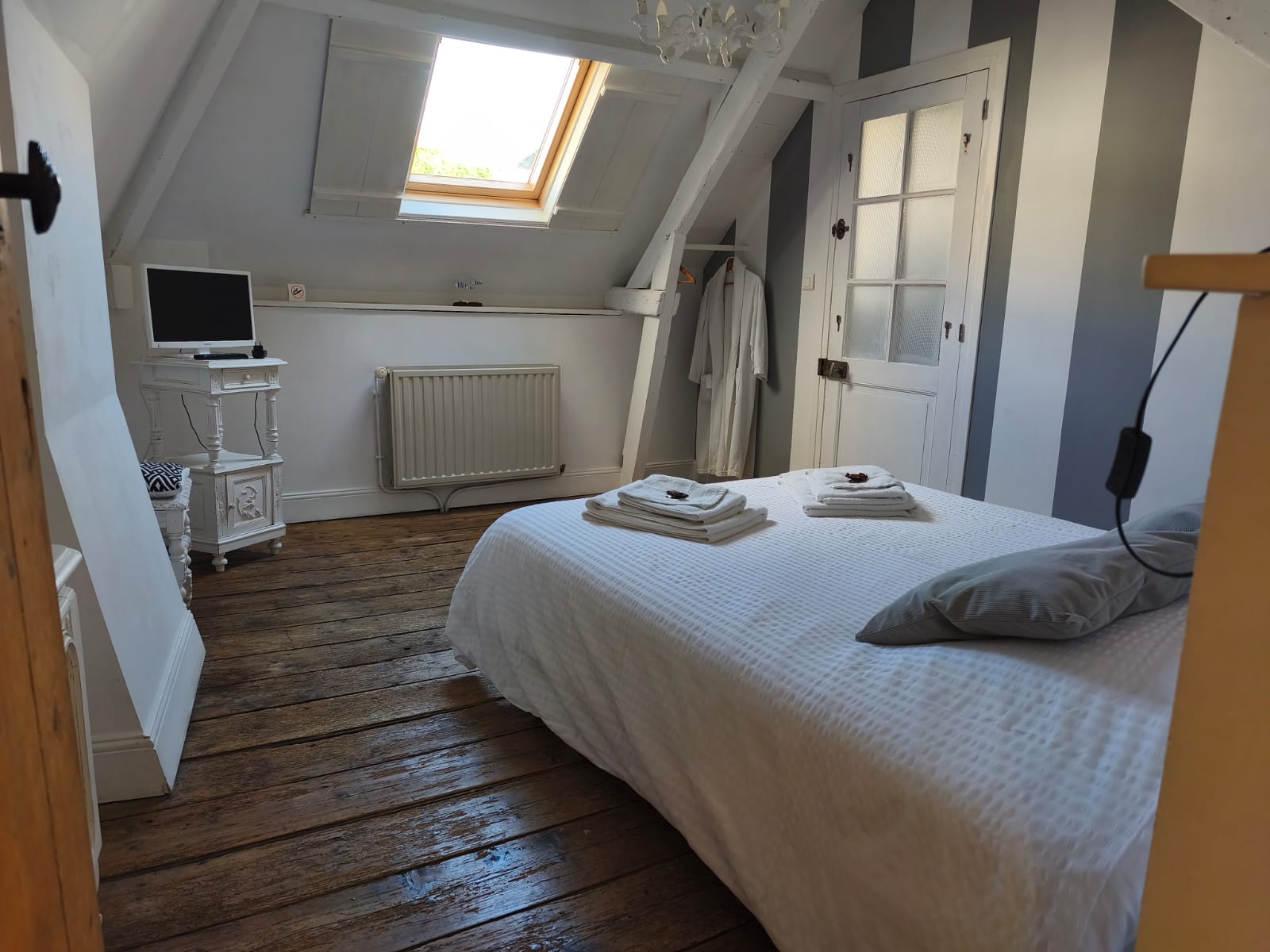 Chambre Falaise - lit sous velux